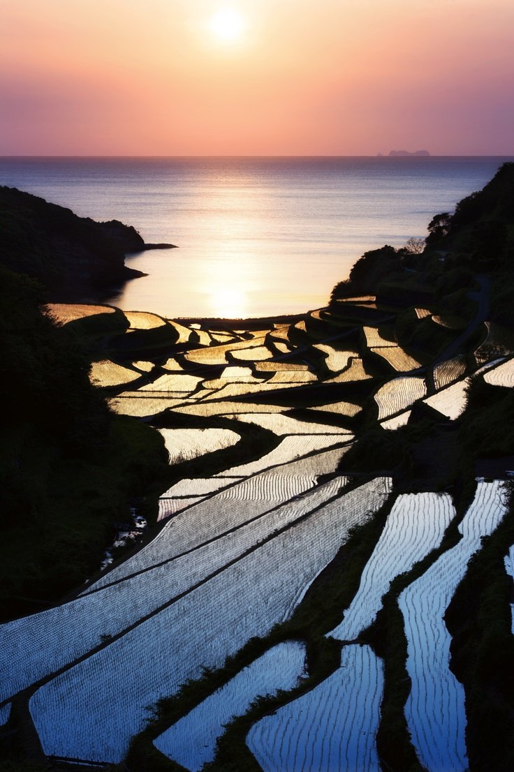 🏞️ 미나토의 다테가미 바위(미나토노타테가미이와) 이미지 4
